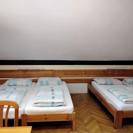 צרקליה נה גורניסקם Accommodation And Restaurant Tia מראה חיצוני תמונה