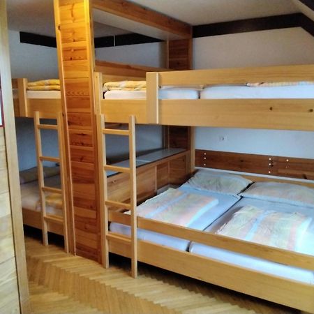 צרקליה נה גורניסקם Accommodation And Restaurant Tia מראה חיצוני תמונה