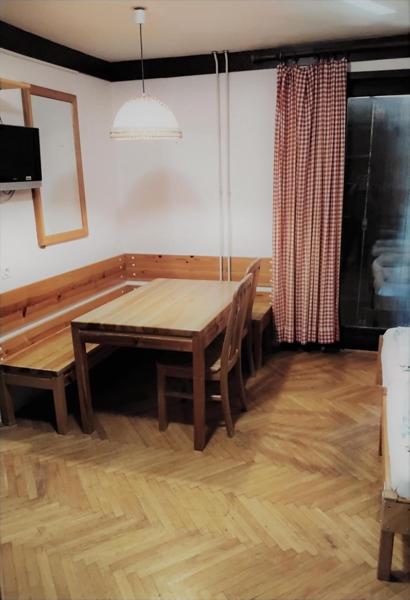 צרקליה נה גורניסקם Accommodation And Restaurant Tia מראה חיצוני תמונה